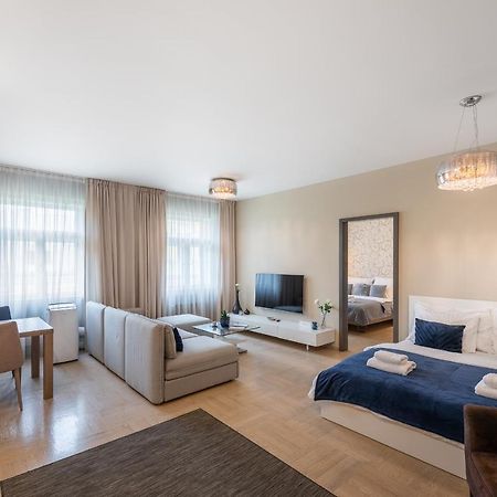 New Luxury Apt With Ac&Parking In The Center Of Prague Apartment Exterior photo